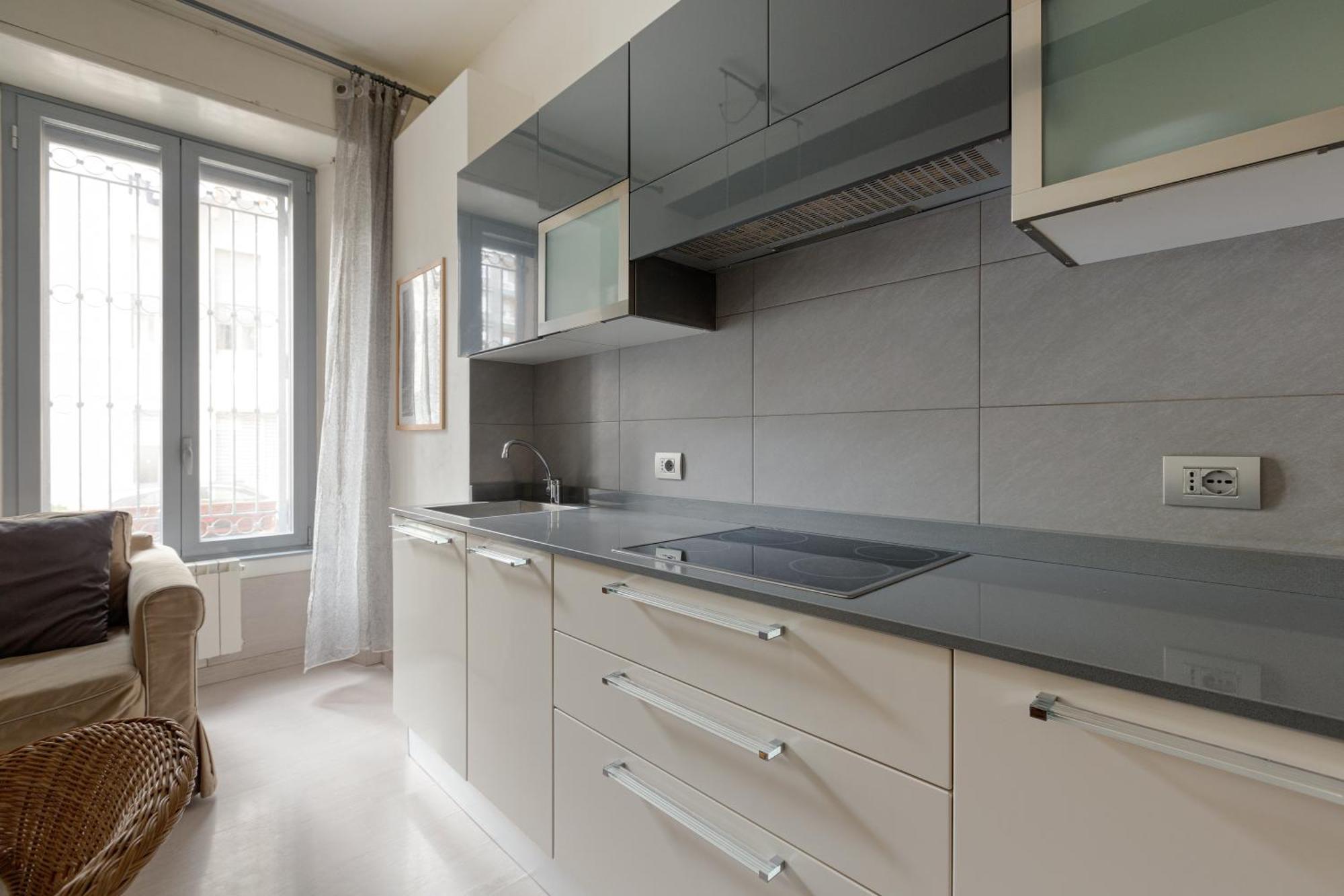 Apartment Bright - 650 M Far From Arco Della Pace *